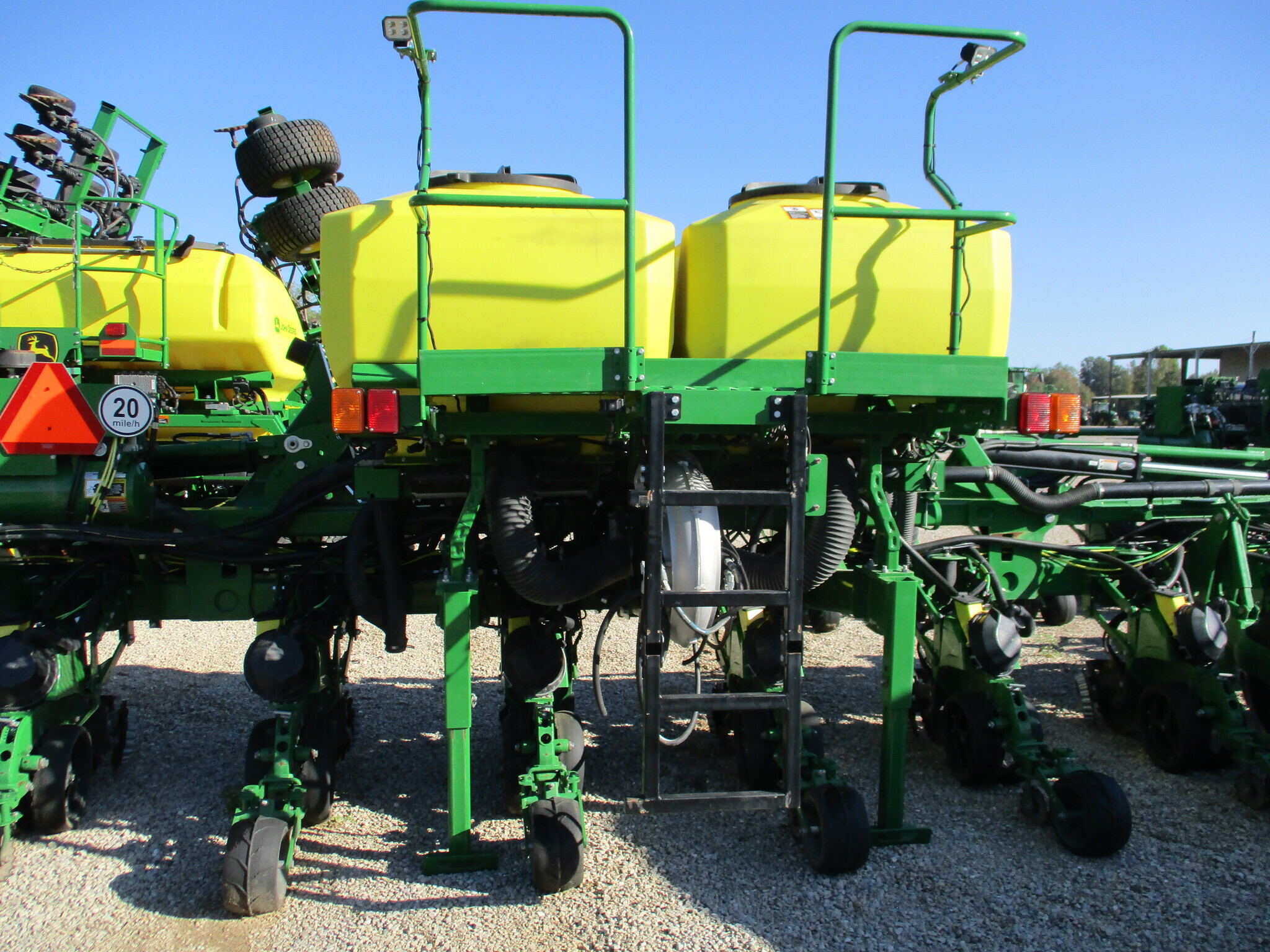 2023 John Deere DR18 Planter
