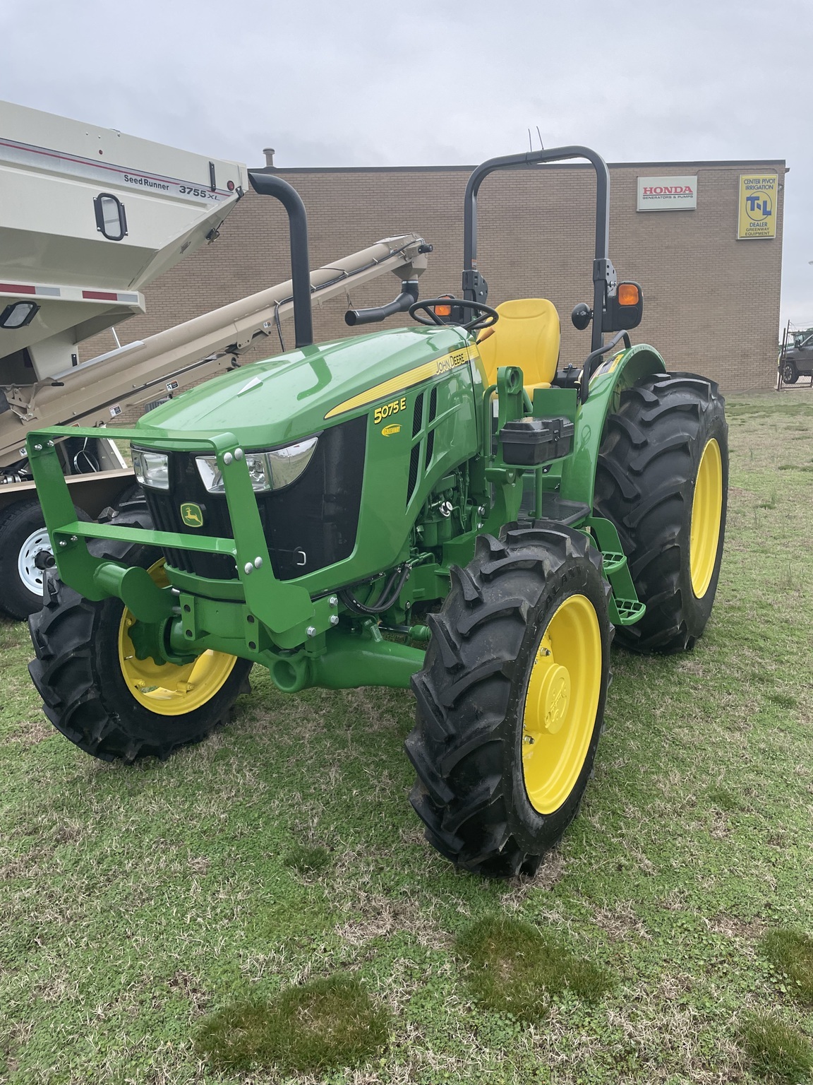2025 John Deere 5075E Tractor