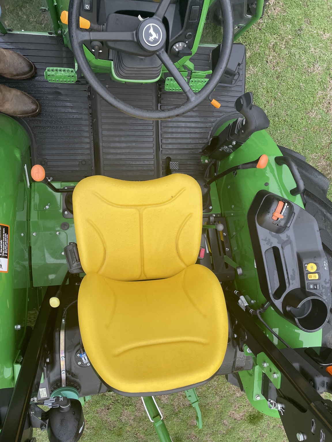 2025 John Deere 5075E Tractor