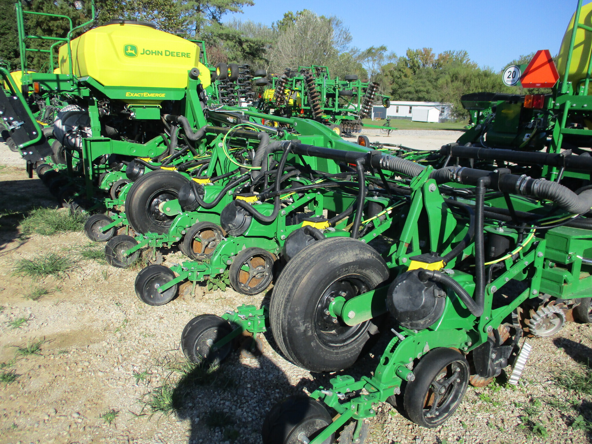 2023 John Deere DR18 Planter