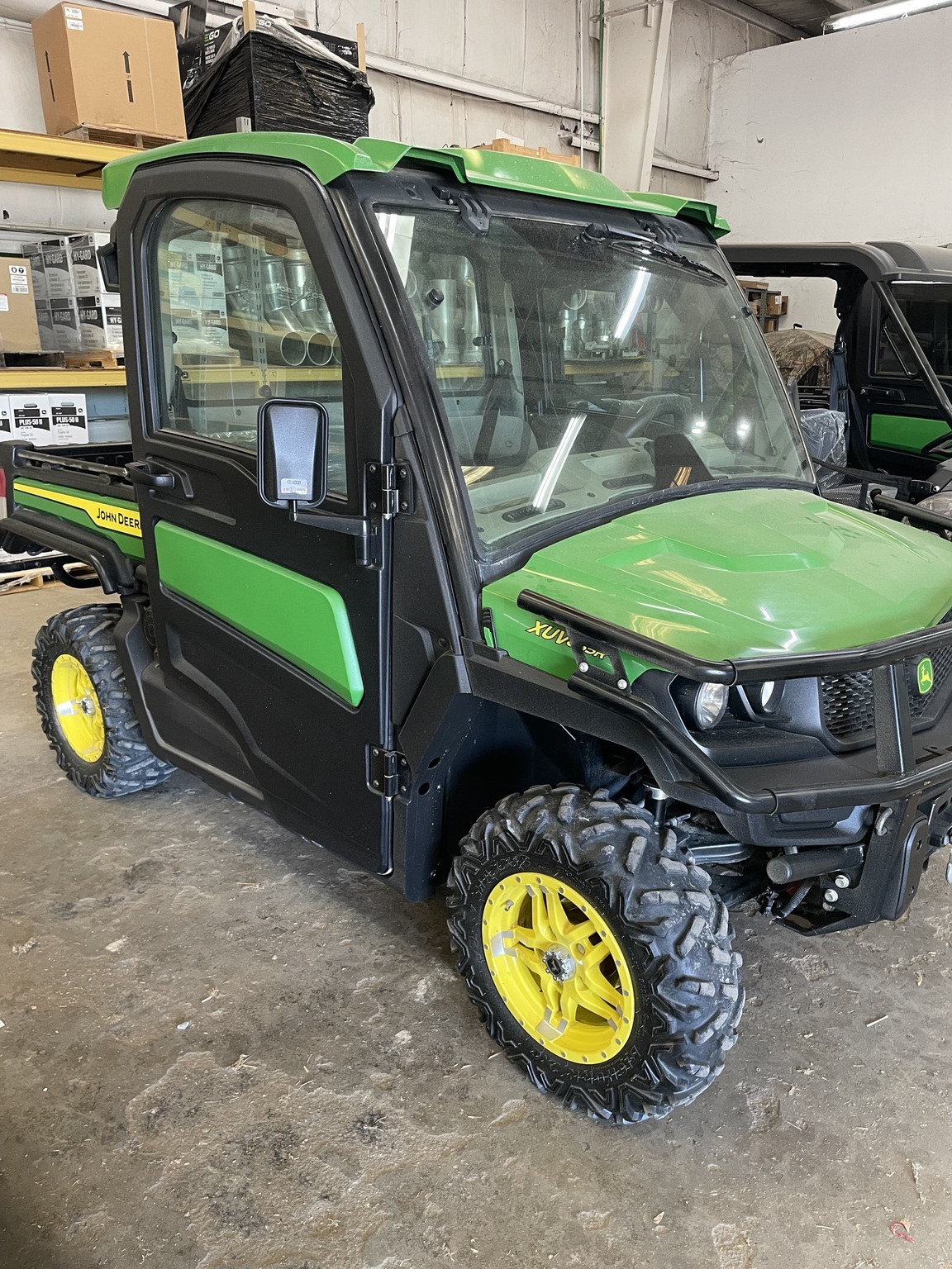2022 John Deere XUV835R ATVs and Utility Vehicle