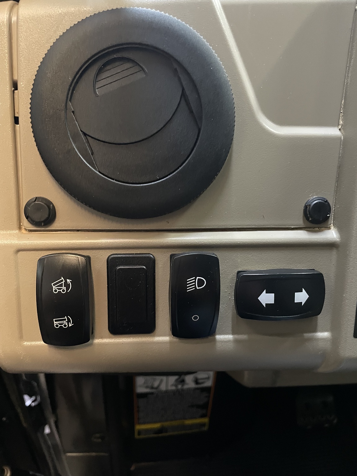 2024 John Deere XUV835R ATVs and Utility Vehicle