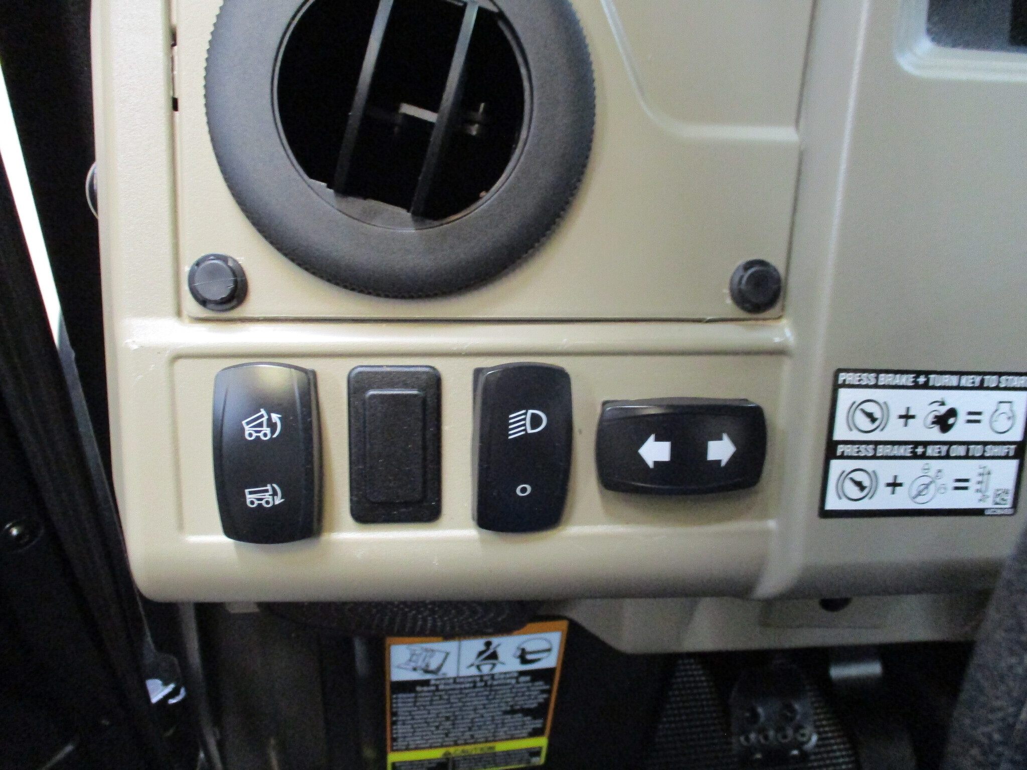 2023 John Deere XUV835R ATVs and Utility Vehicle