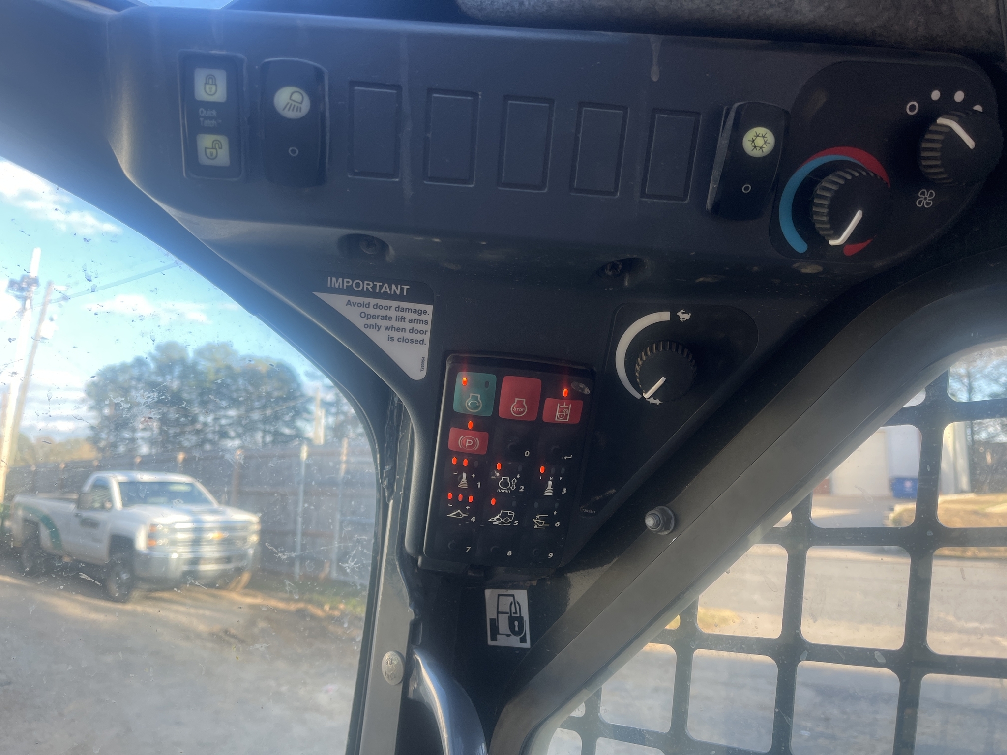 2023 Deere 317G Skid Steer