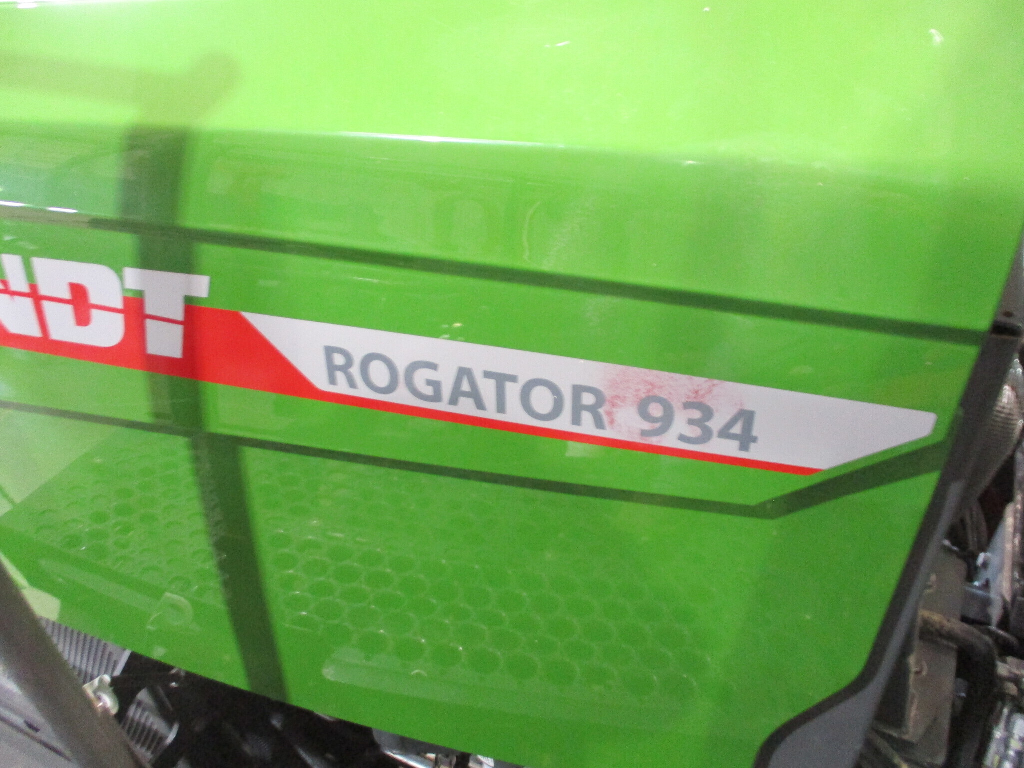 2025 Fendt RG934 Self-Propelled Sprayer