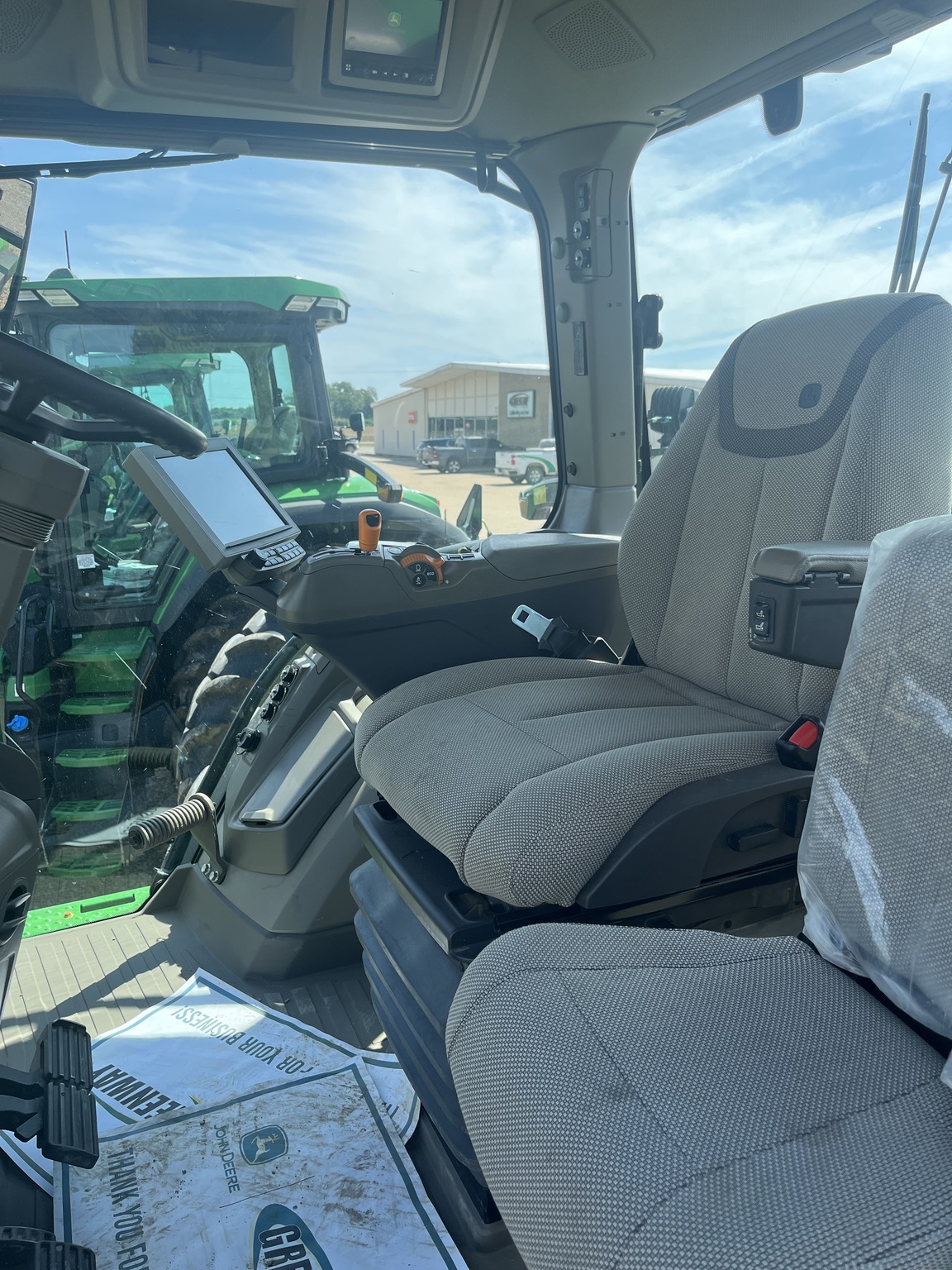 2023 John Deere 8R 310 Tractor