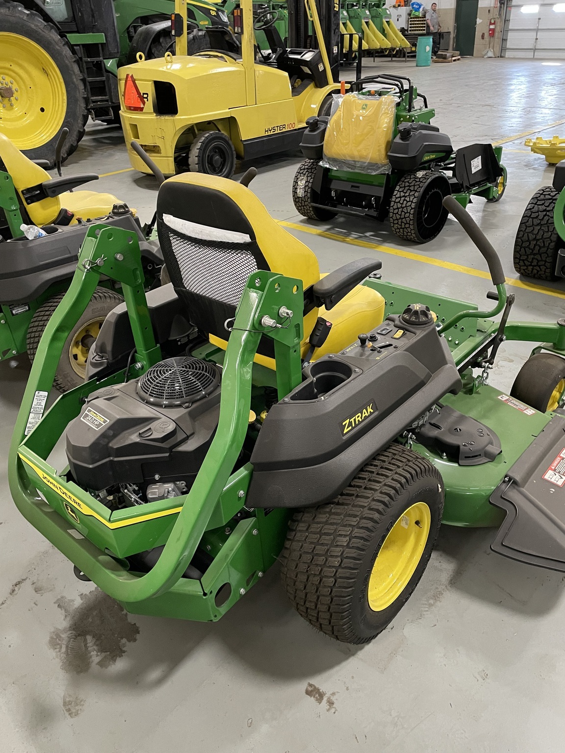 2024 John Deere Z730M Lawn Mower