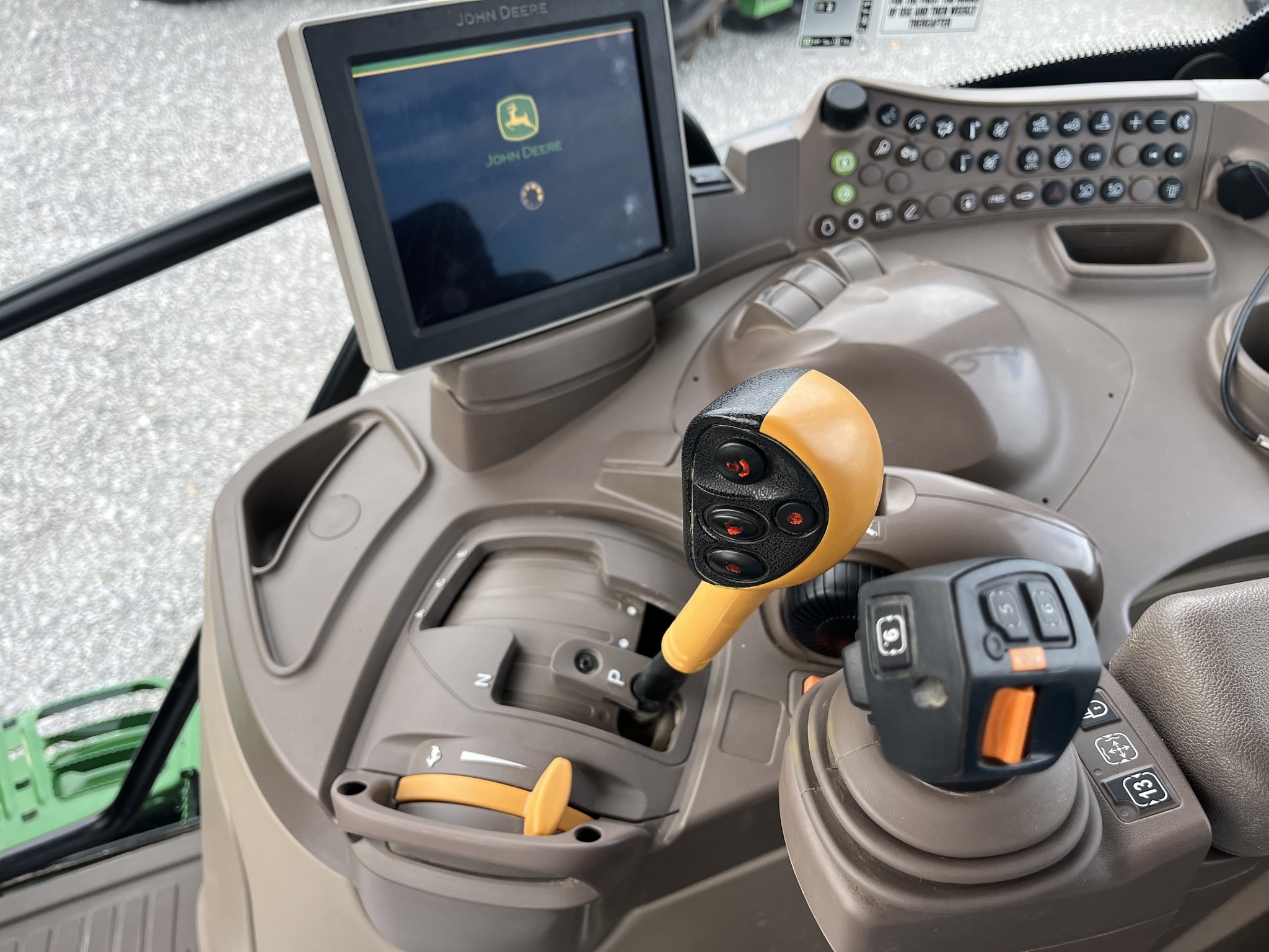 2023 John Deere 6R 195 Tractor