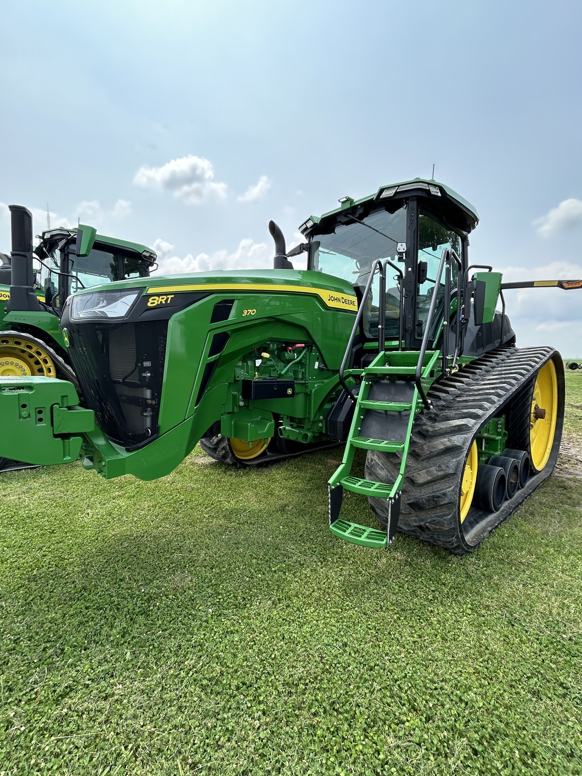 2023 John Deere 8RT 370 Tractor