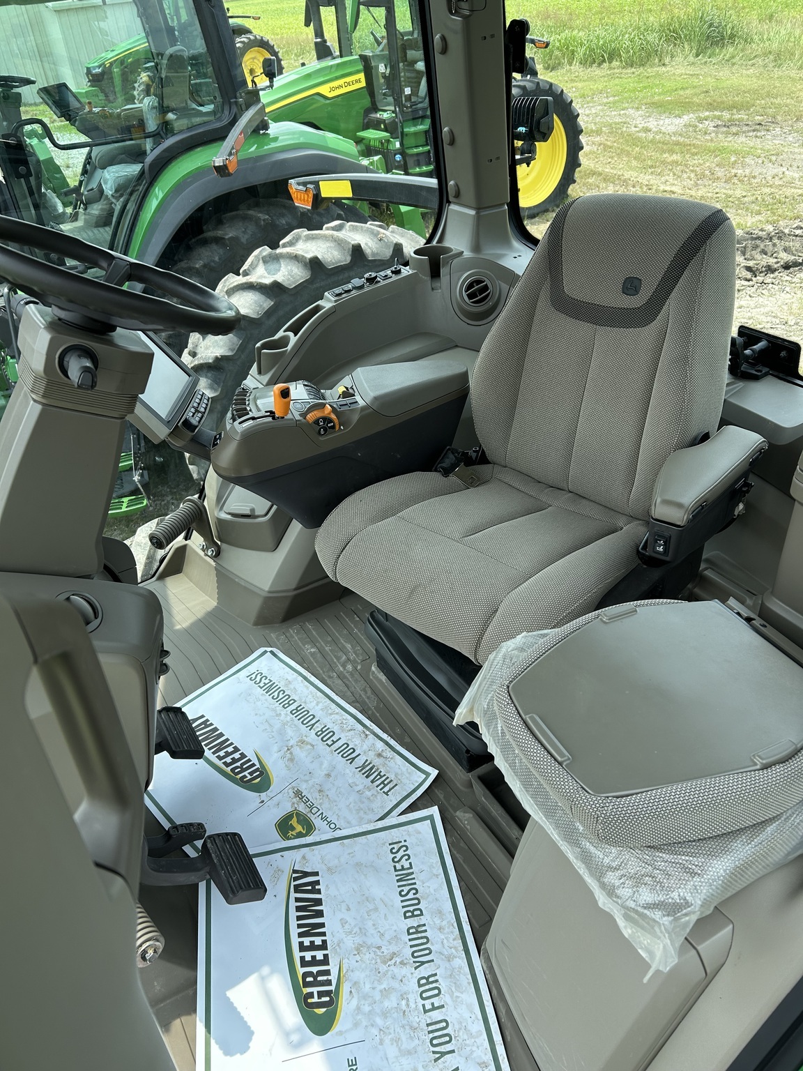 2023 John Deere 8RT 370 Tractor