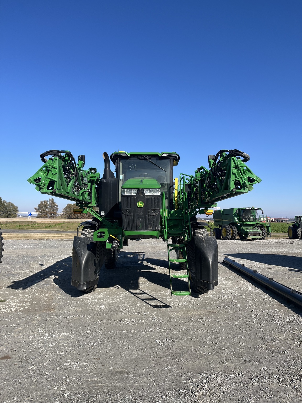 2024 John Deere 410R Self-Propelled Sprayer
