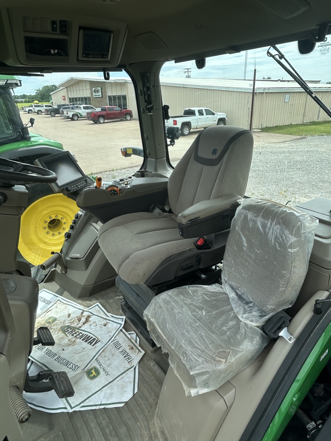 2023 John Deere 8RT 370 Tractor
