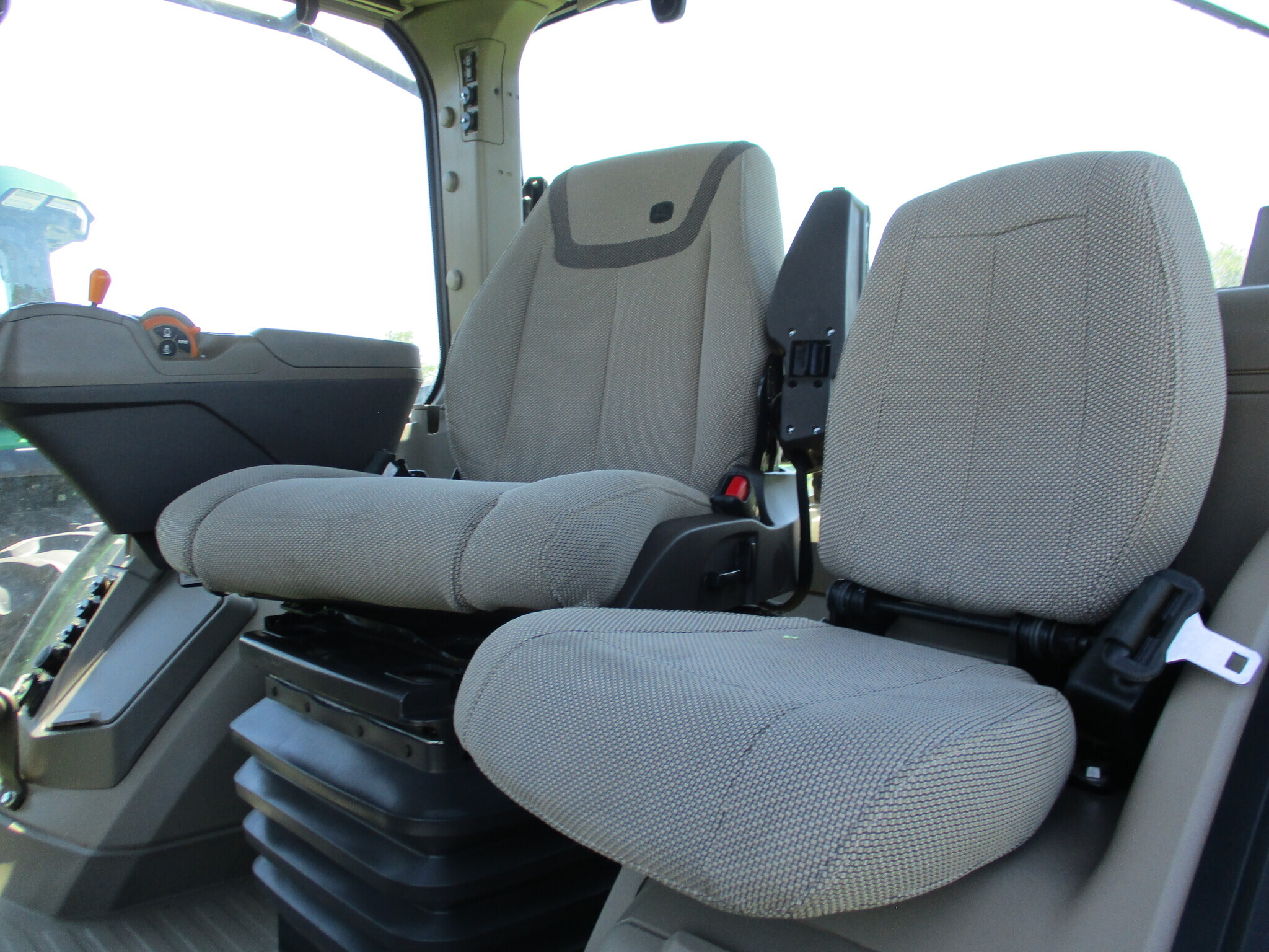 2024 John Deere 8R 280 Tractor