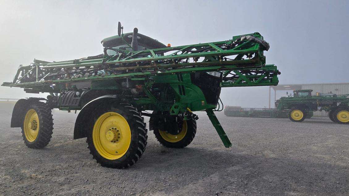 2018 John Deere R4038 Self-Propelled Sprayer