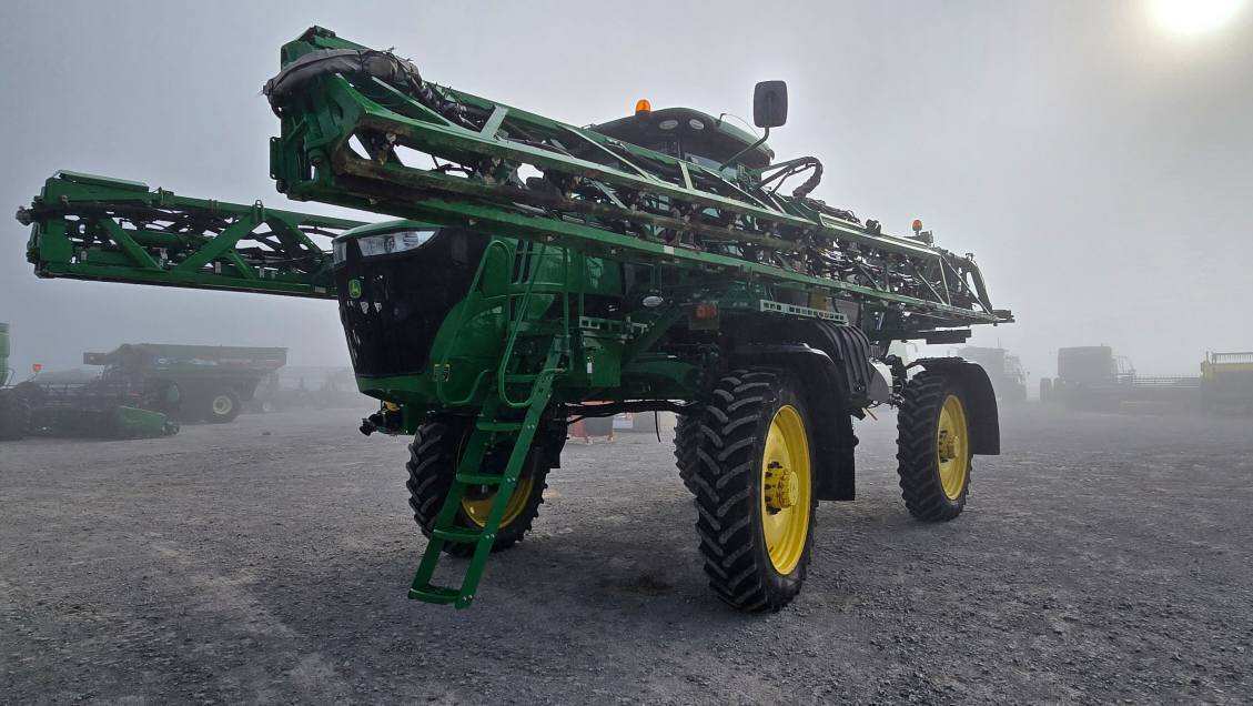 2018 John Deere R4038 Self-Propelled Sprayer