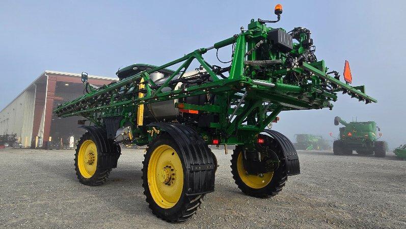 2018 John Deere R4038 Self-Propelled Sprayer