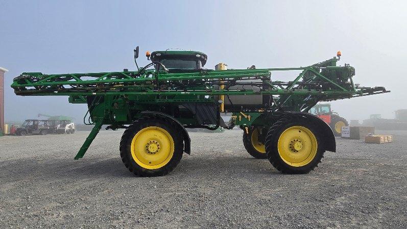 2018 John Deere R4038 Self-Propelled Sprayer