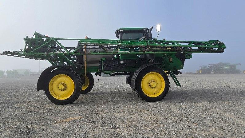 2018 John Deere R4038 Self-Propelled Sprayer