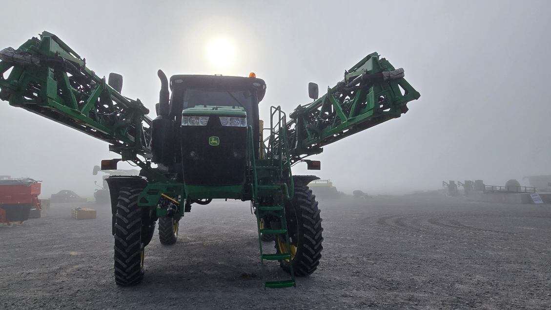 2018 John Deere R4038 Self-Propelled Sprayer