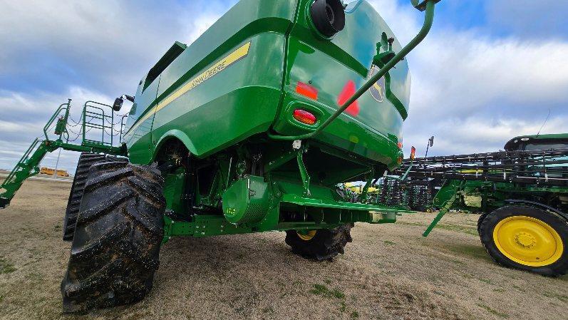 2023 John Deere S790 Combine