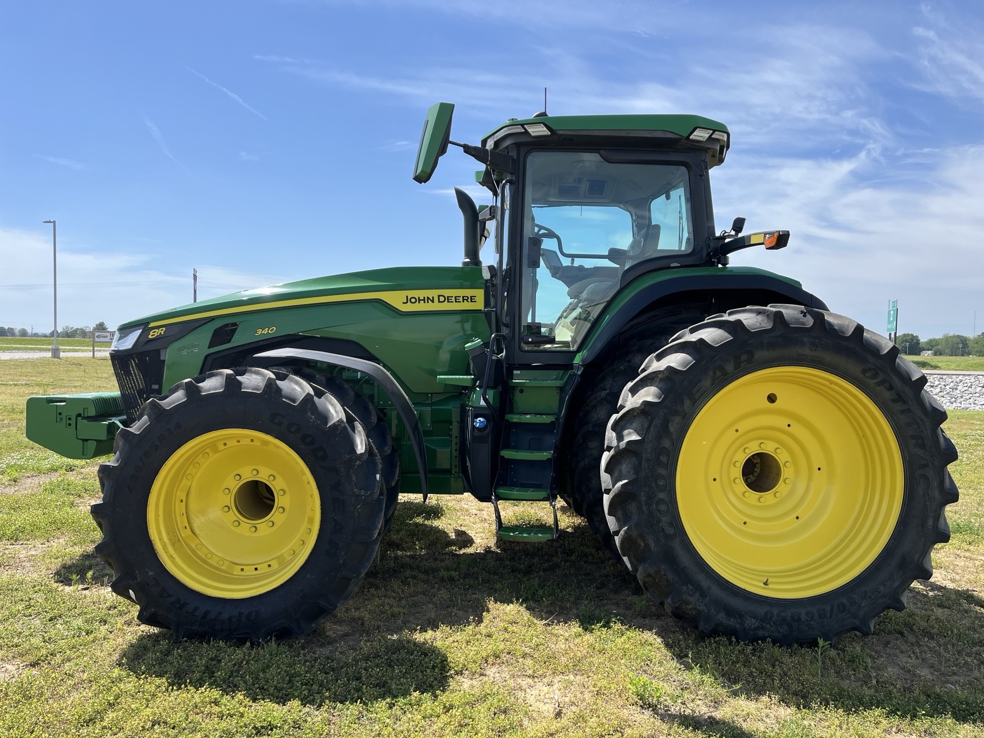 2022 John Deere 8R 340 Tractor