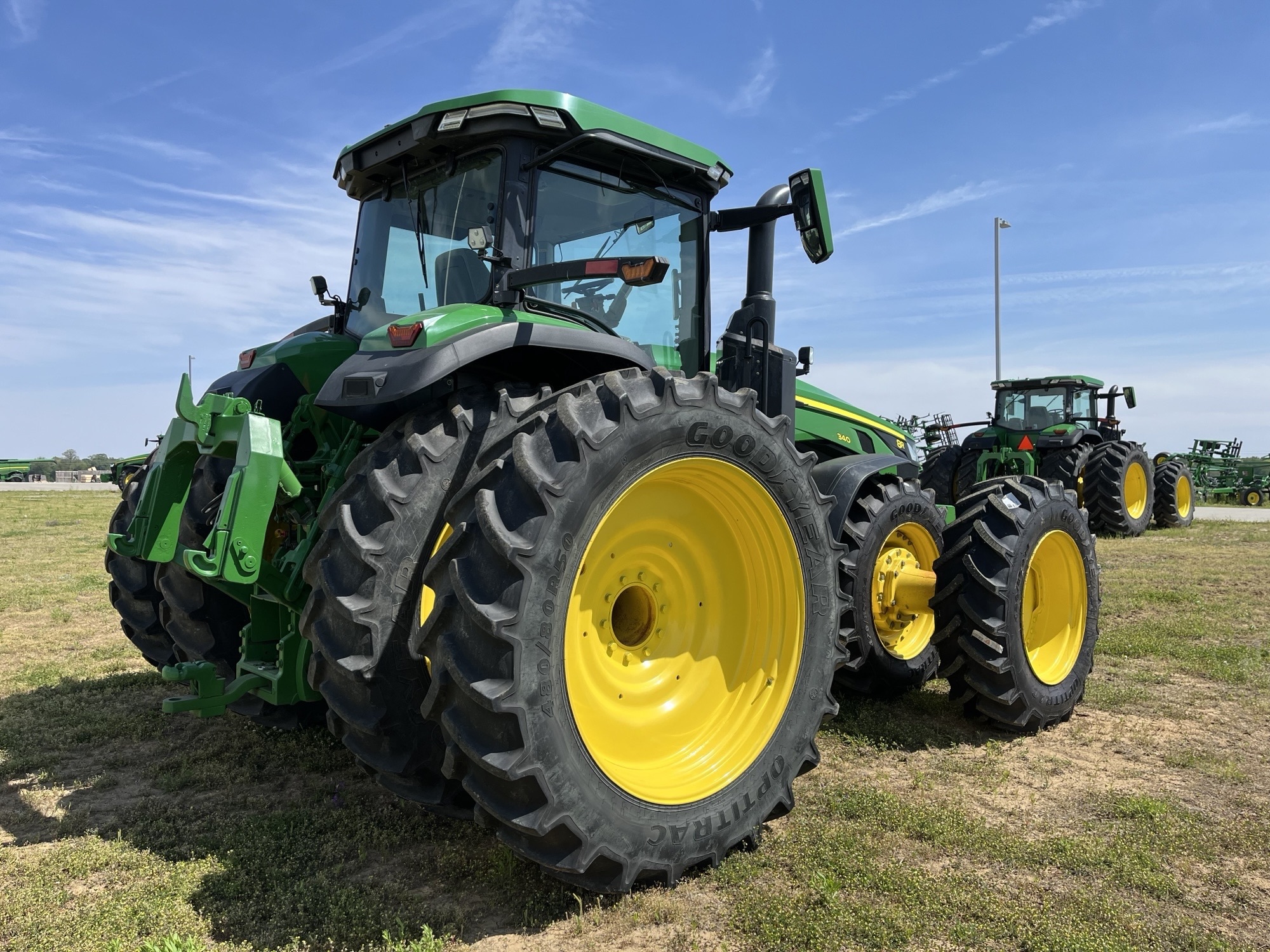 2022 John Deere 8R 340 Tractor
