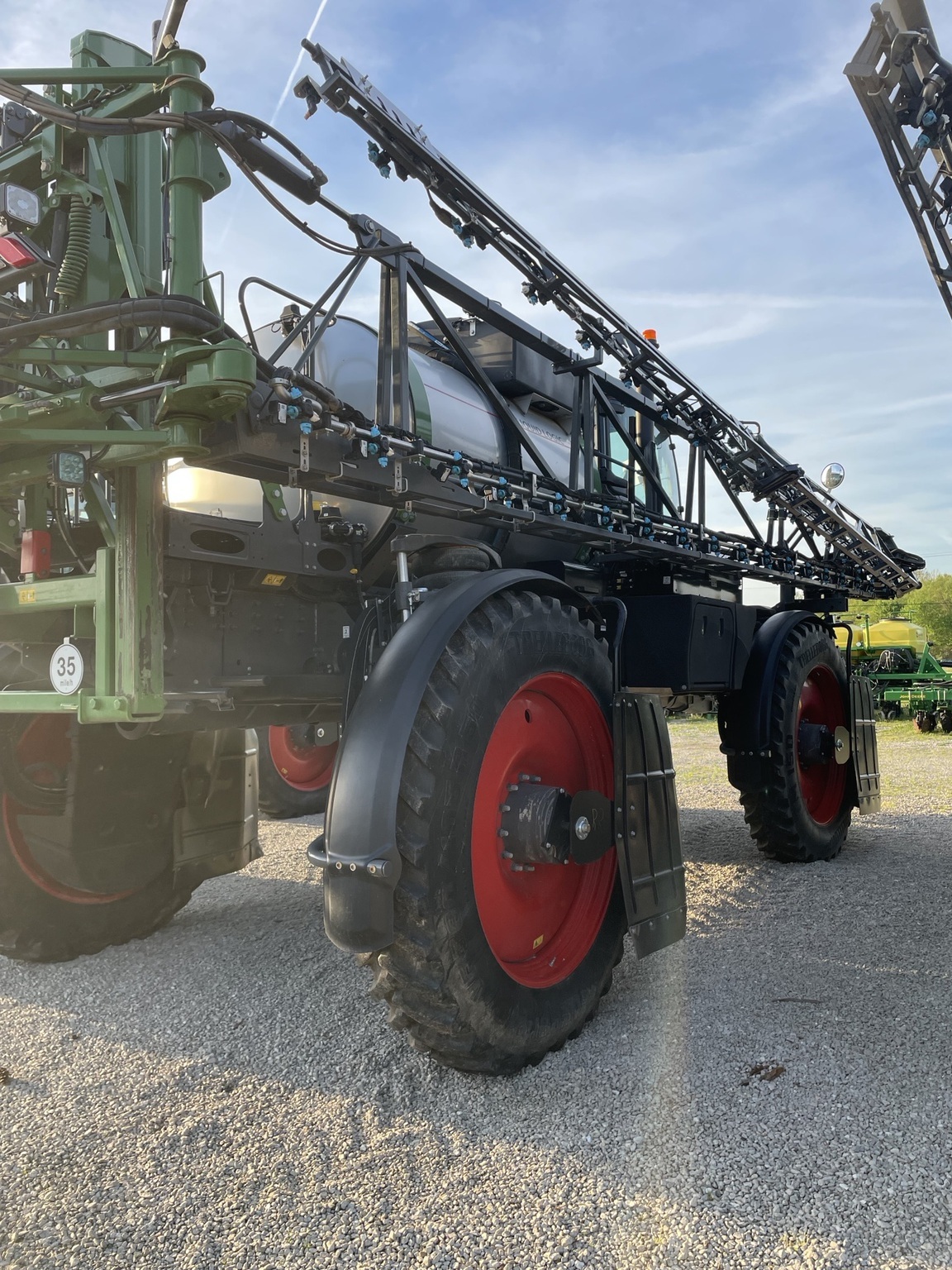 2025 Fendt RG934 Self-Propelled Sprayer