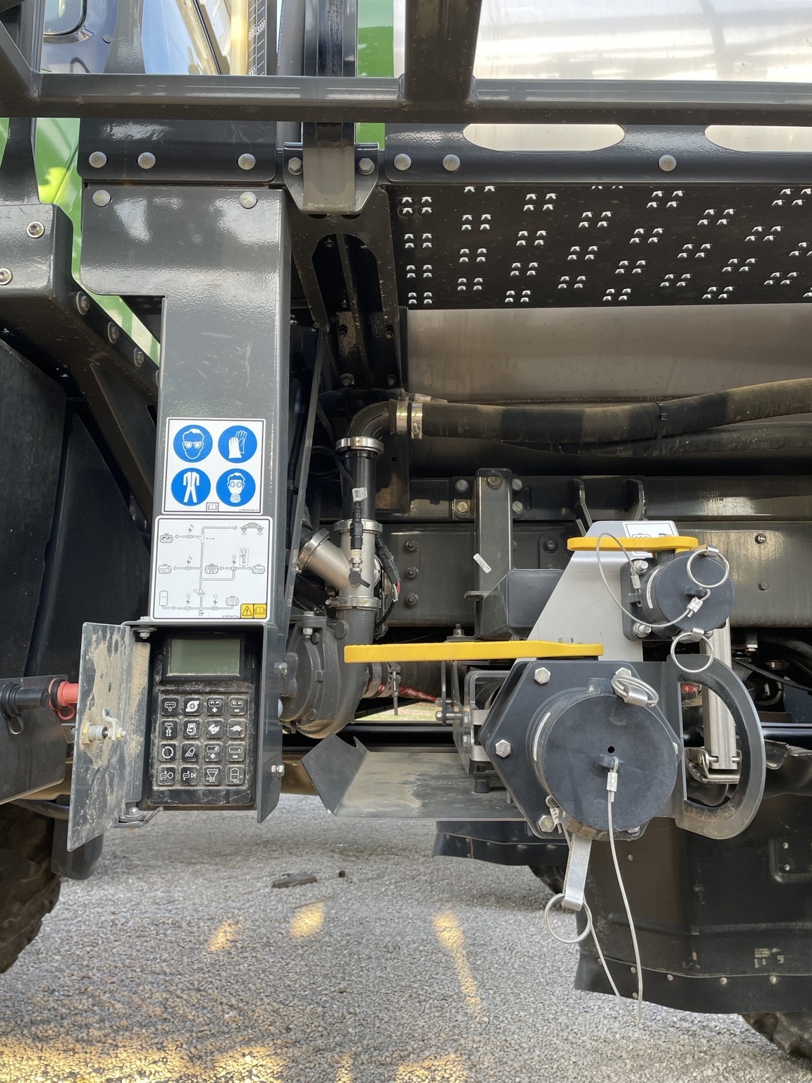 2025 Fendt RG934 Self-Propelled Sprayer