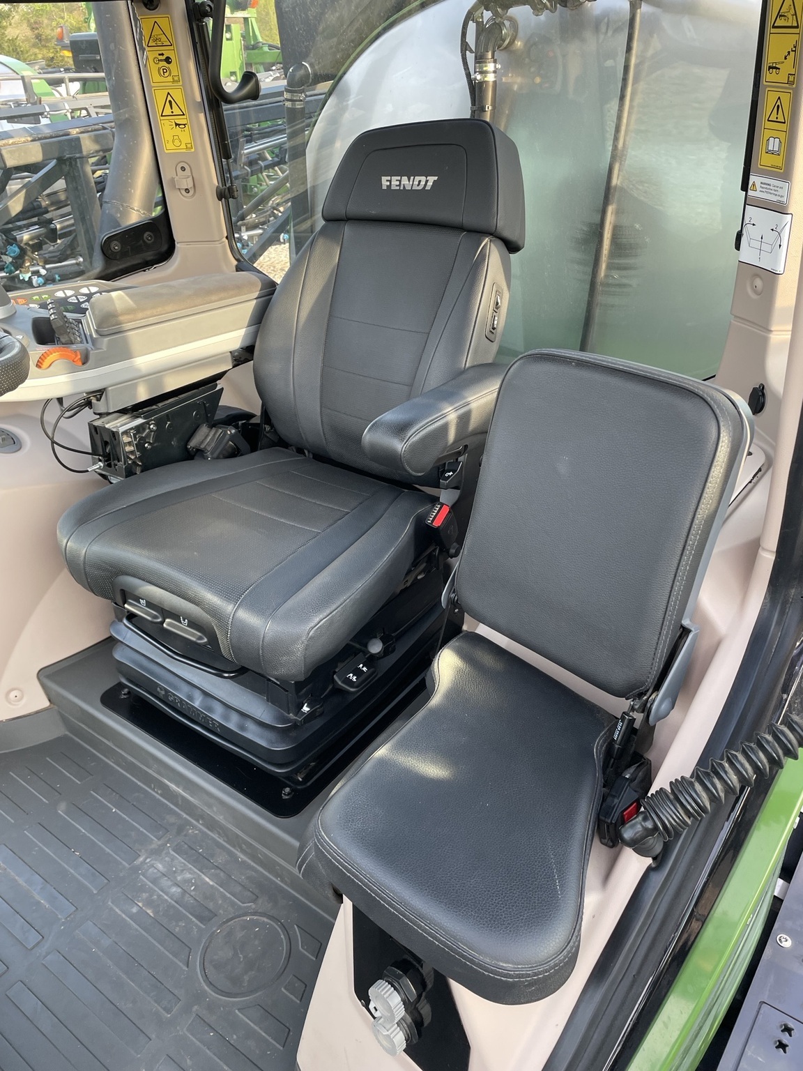 2025 Fendt RG934 Self-Propelled Sprayer