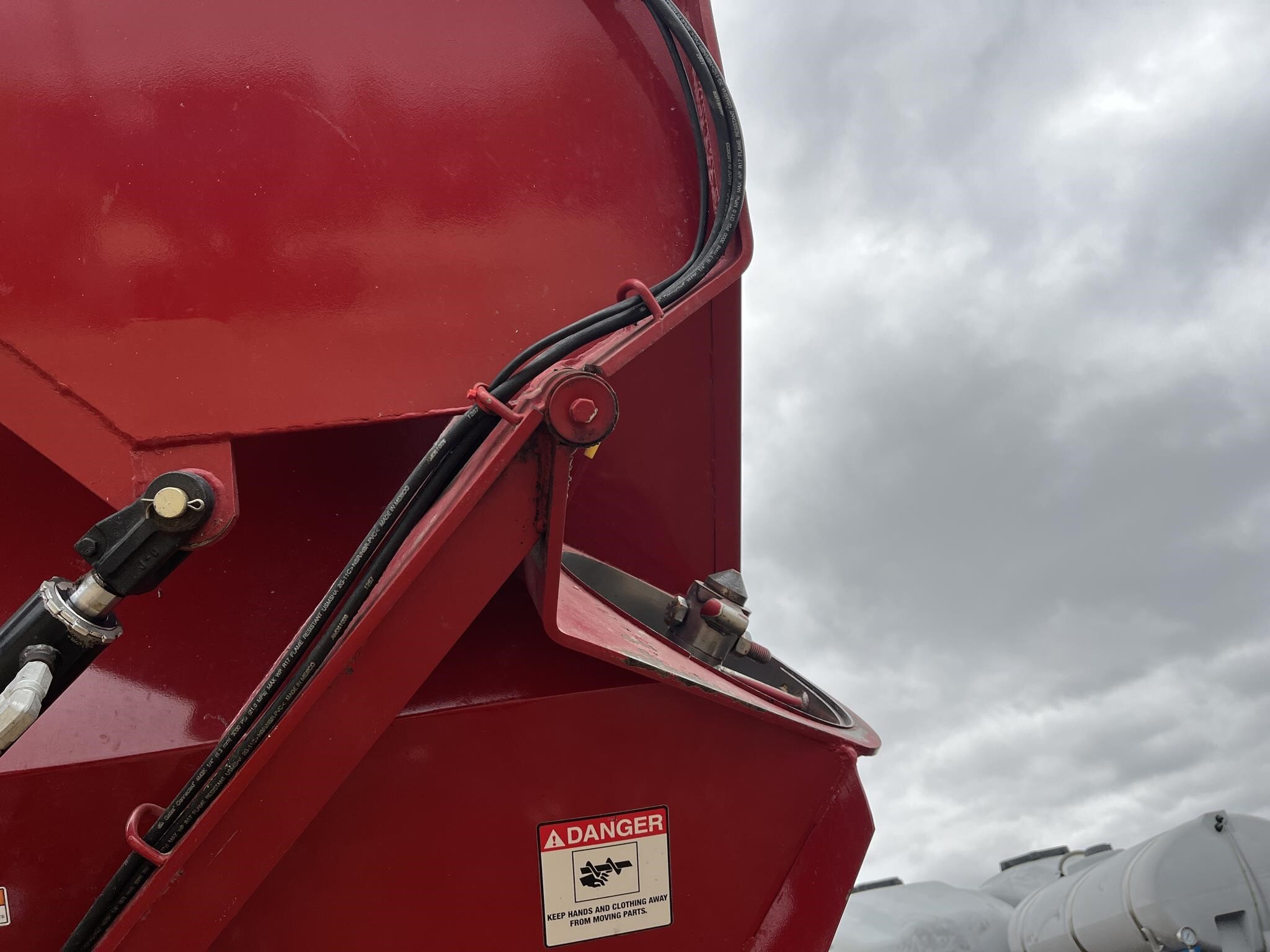  J&M 750 Grain Cart