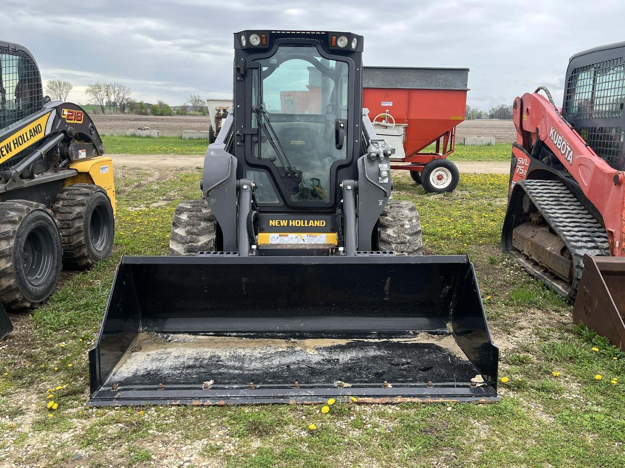 2021 New Holland L320 Skid Steer