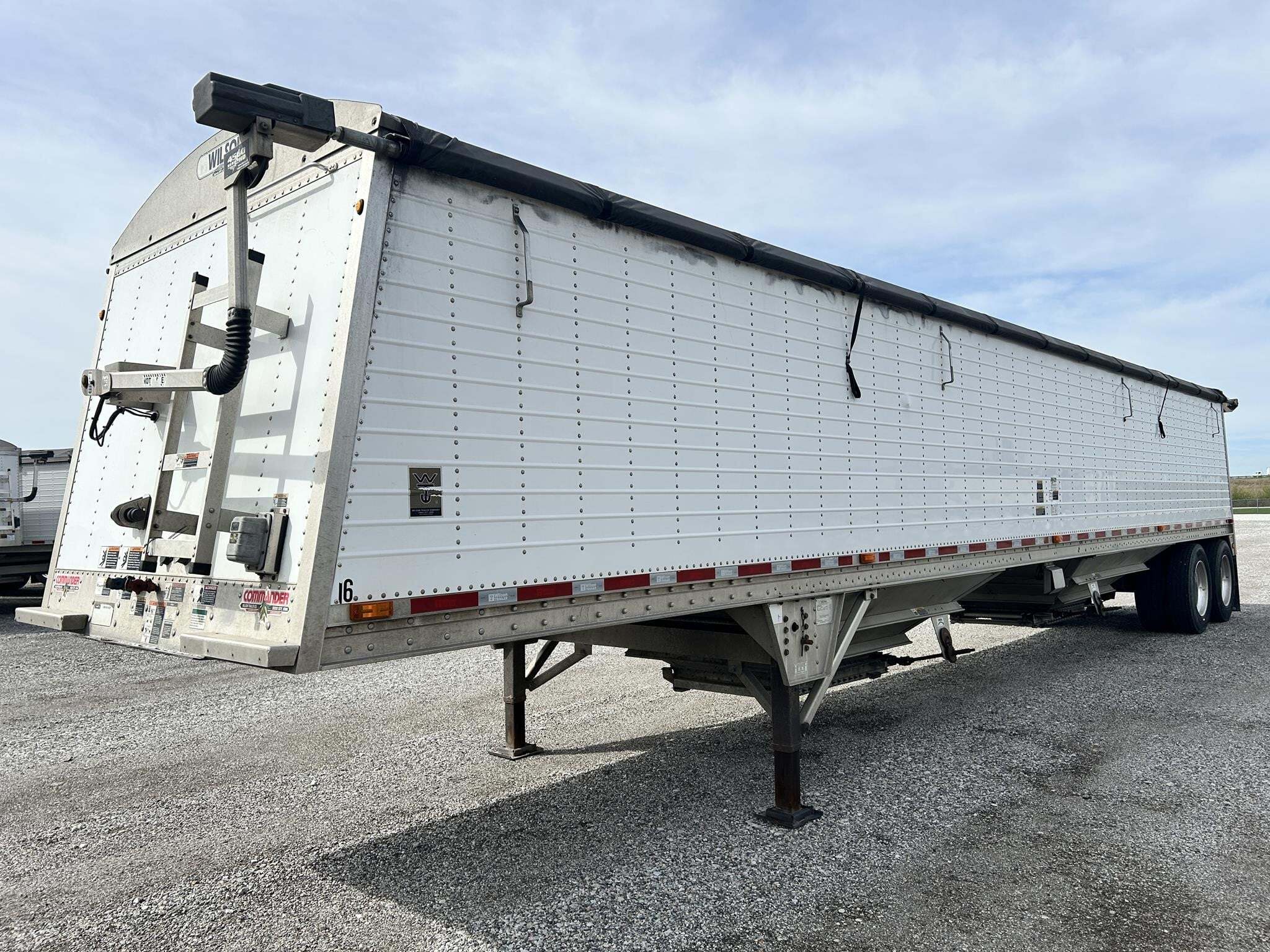 2015 Wilson DWH-501C Grain Trailer