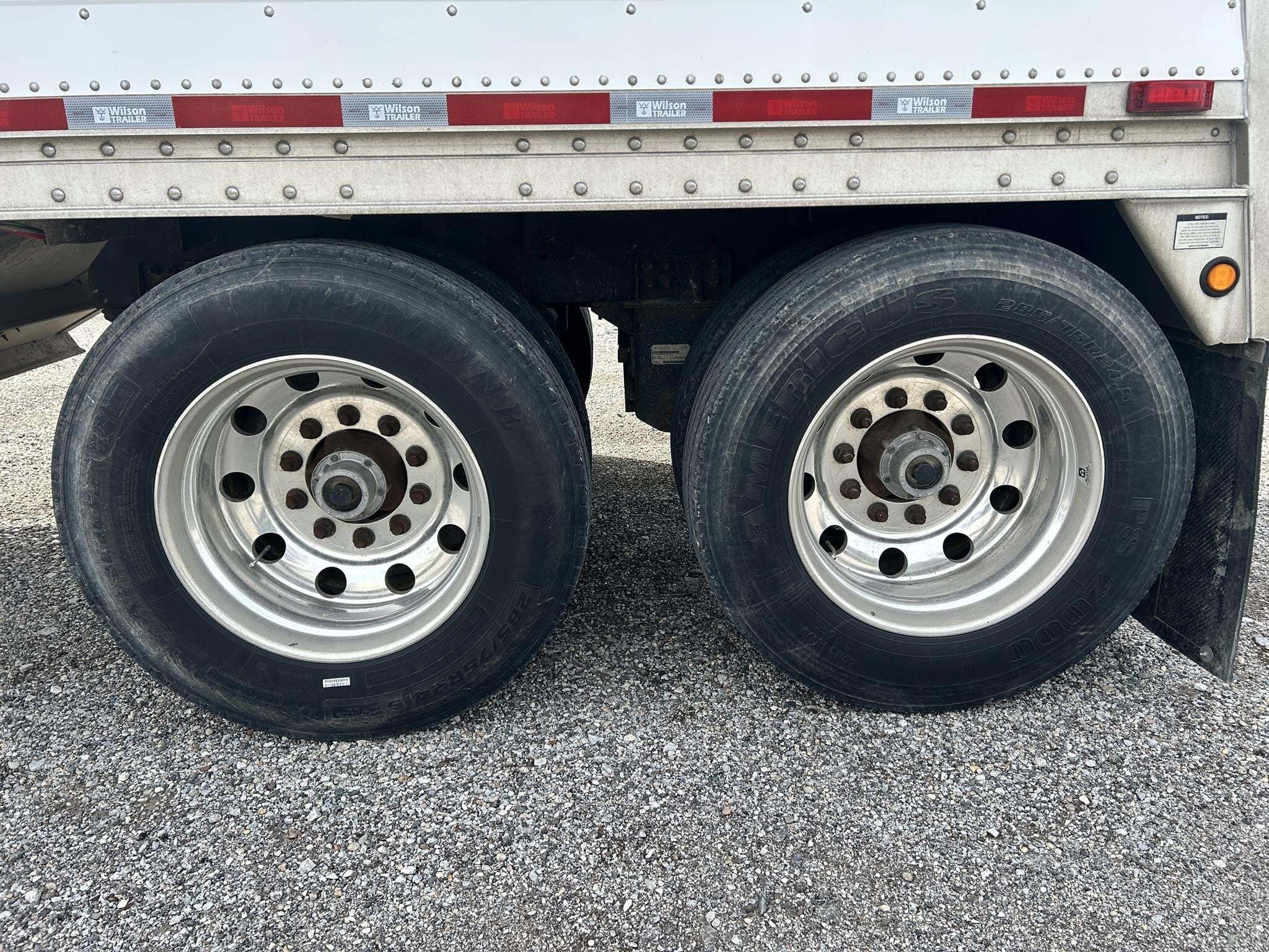 2015 Wilson DWH-501C Grain Trailer