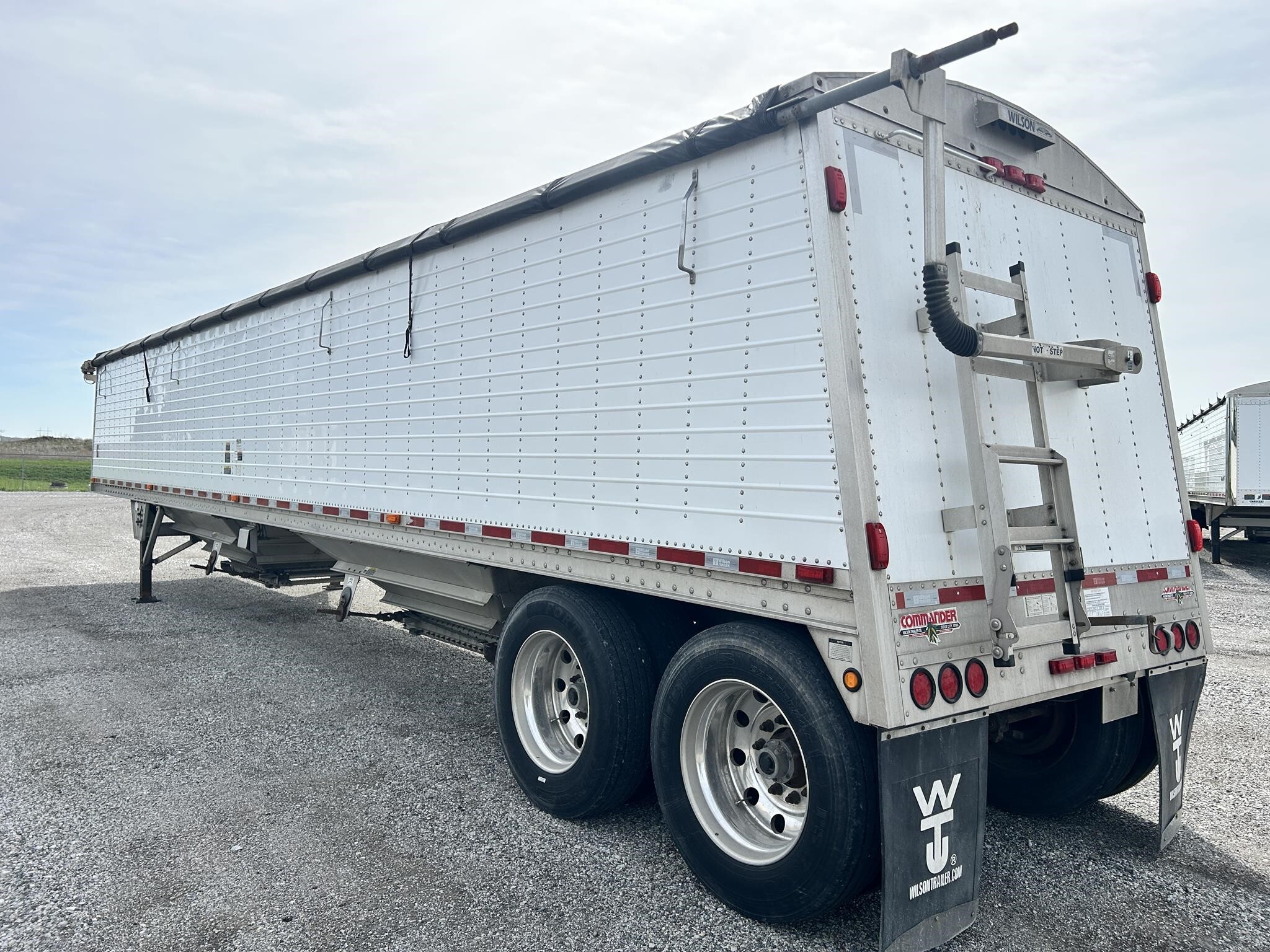2015 Wilson DWH-501C Grain Trailer