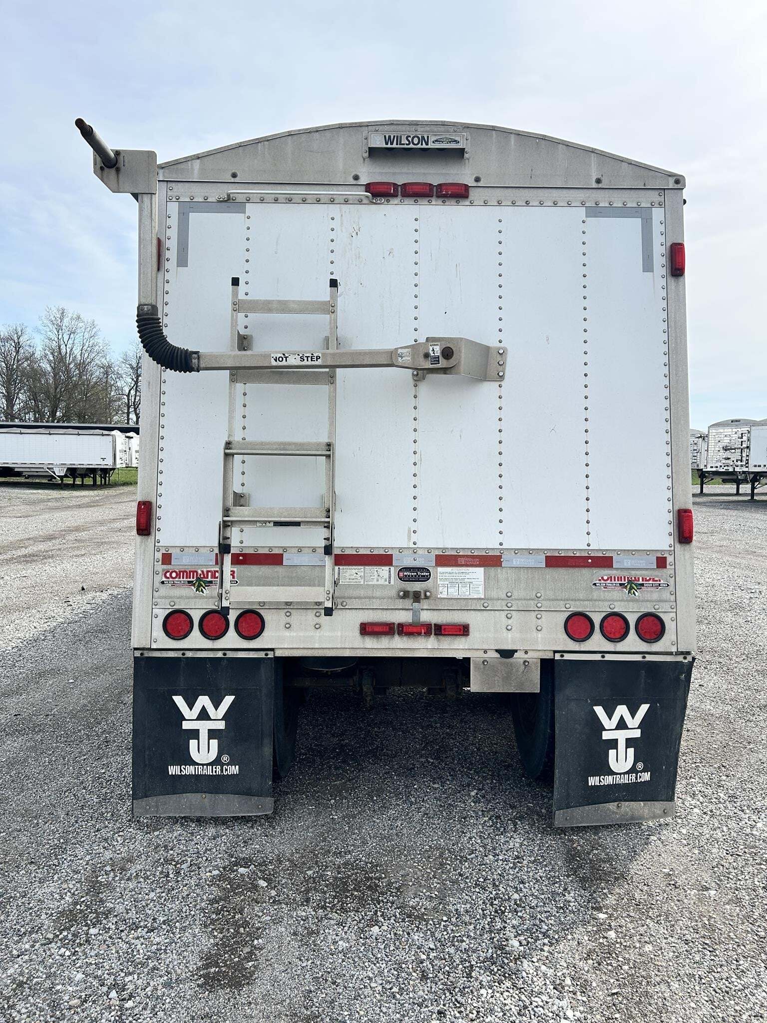 2015 Wilson DWH-501C Grain Trailer