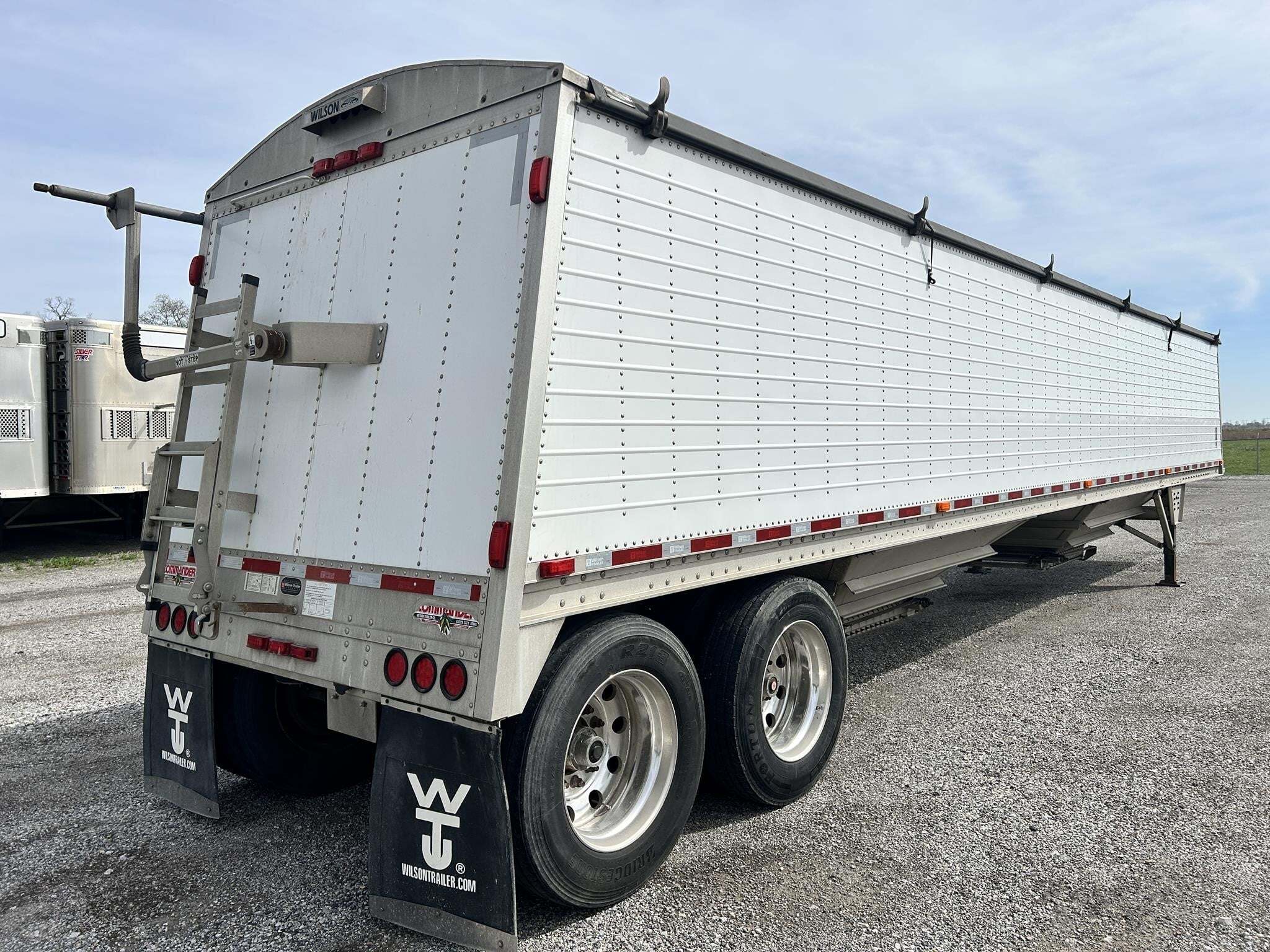 2015 Wilson DWH-501C Grain Trailer