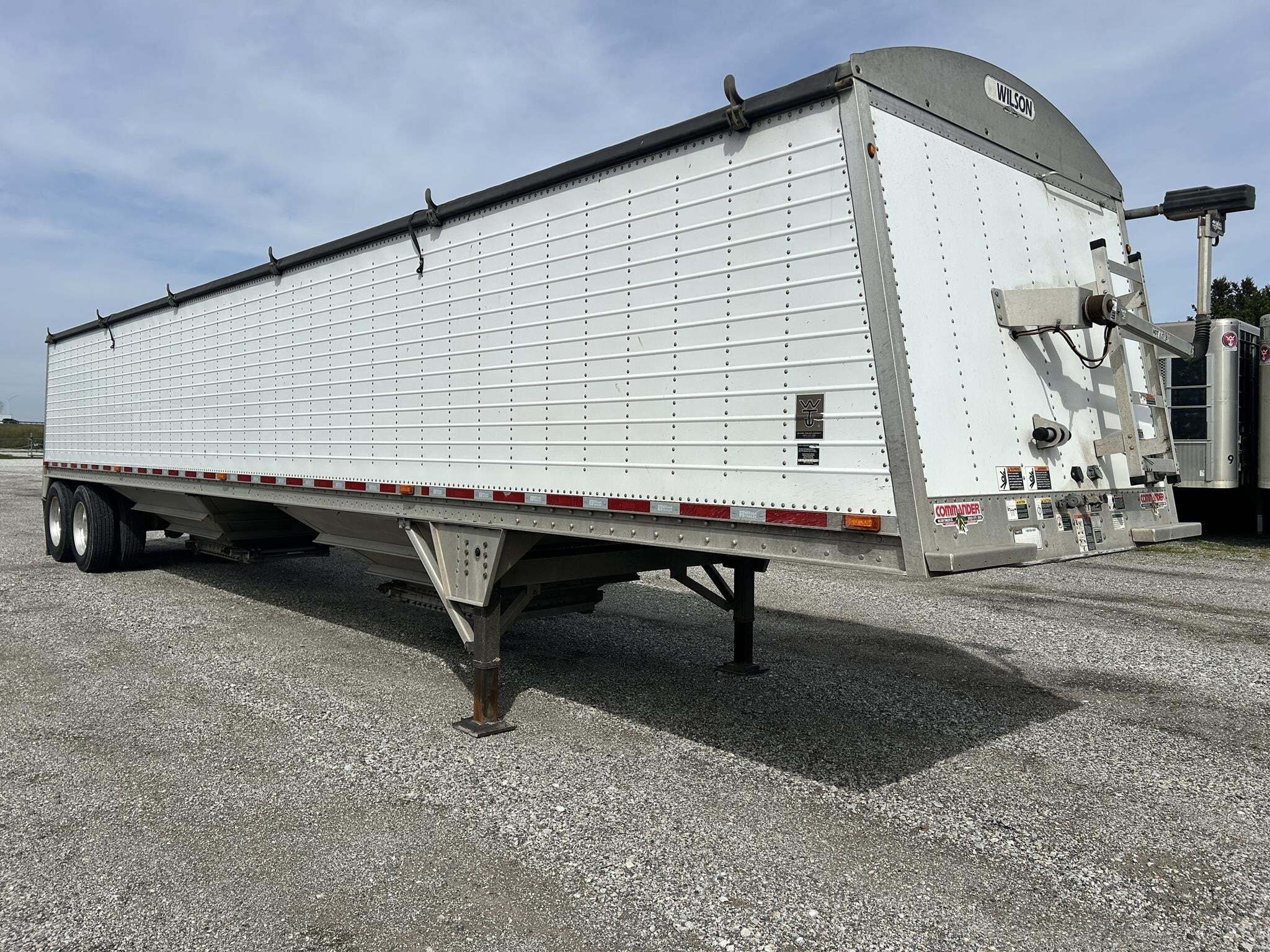 2015 Wilson DWH-501C Grain Trailer
