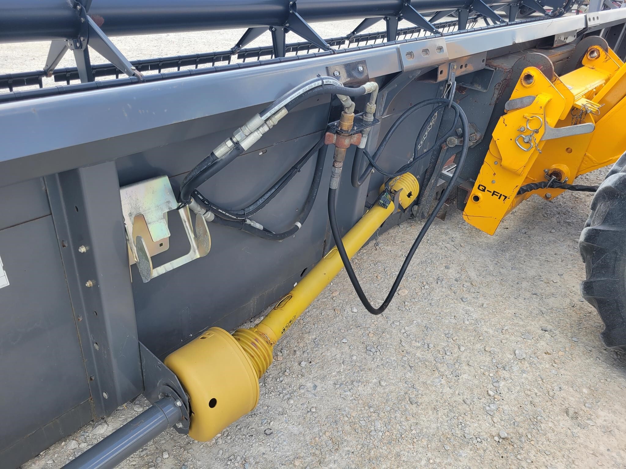2008 Gleaner 8200 Platform