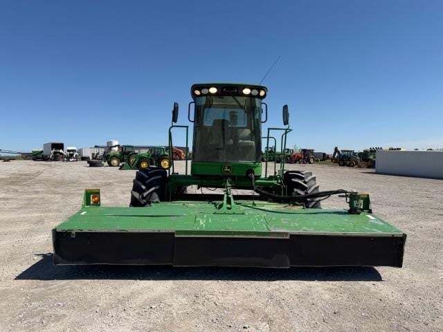  John Deere 4995 Self-Propelled Windrowers and Swather