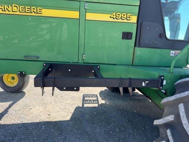  John Deere 4995 Self-Propelled Windrowers and Swather
