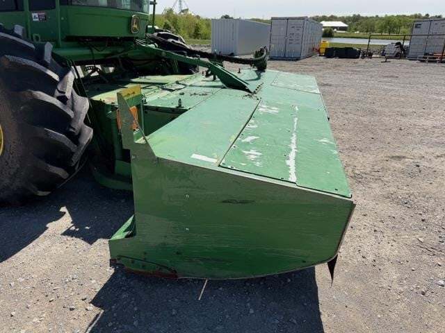 John Deere 4995 Self-Propelled Windrowers and Swather
