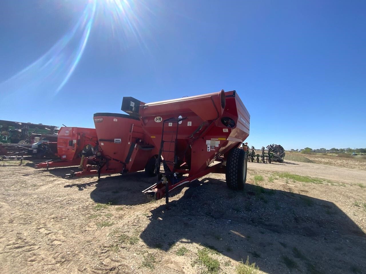  J&M 750 Grain Cart
