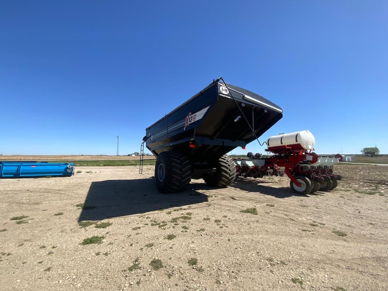 2024 J&M 1150-20D Grain Cart