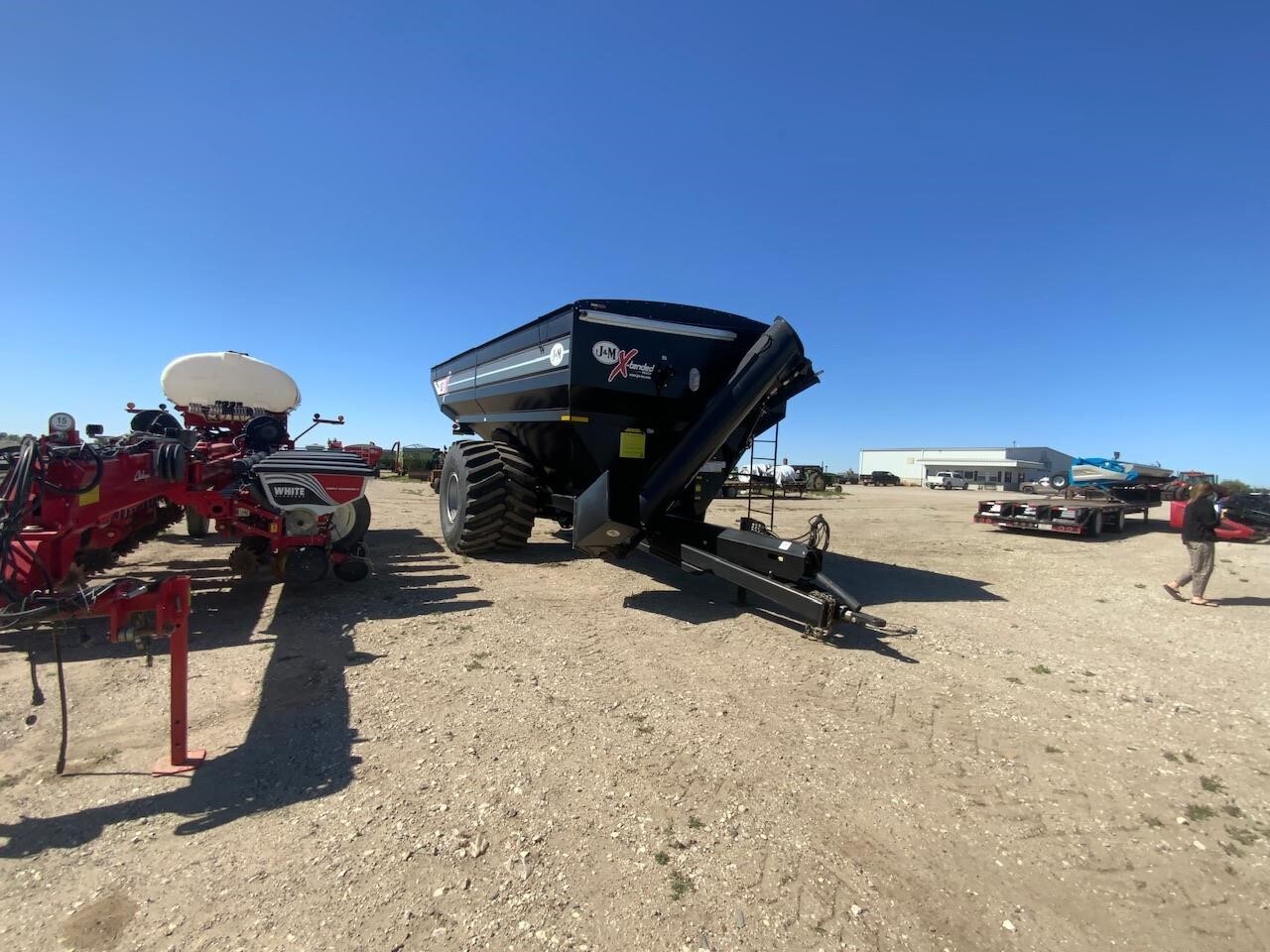 2024 J&M 1150-20D Grain Cart