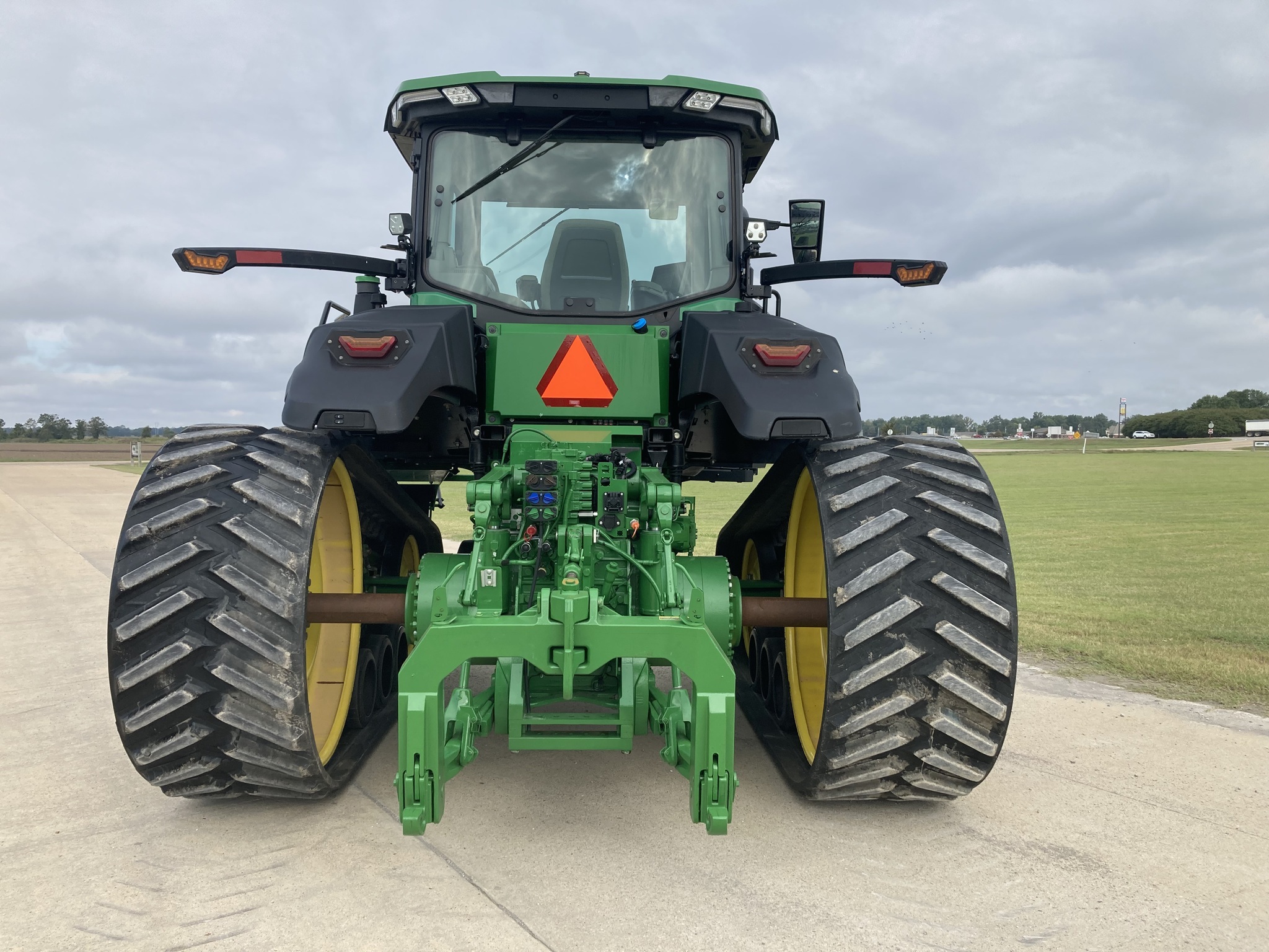 2022 John Deere 8RT 310 Tractor