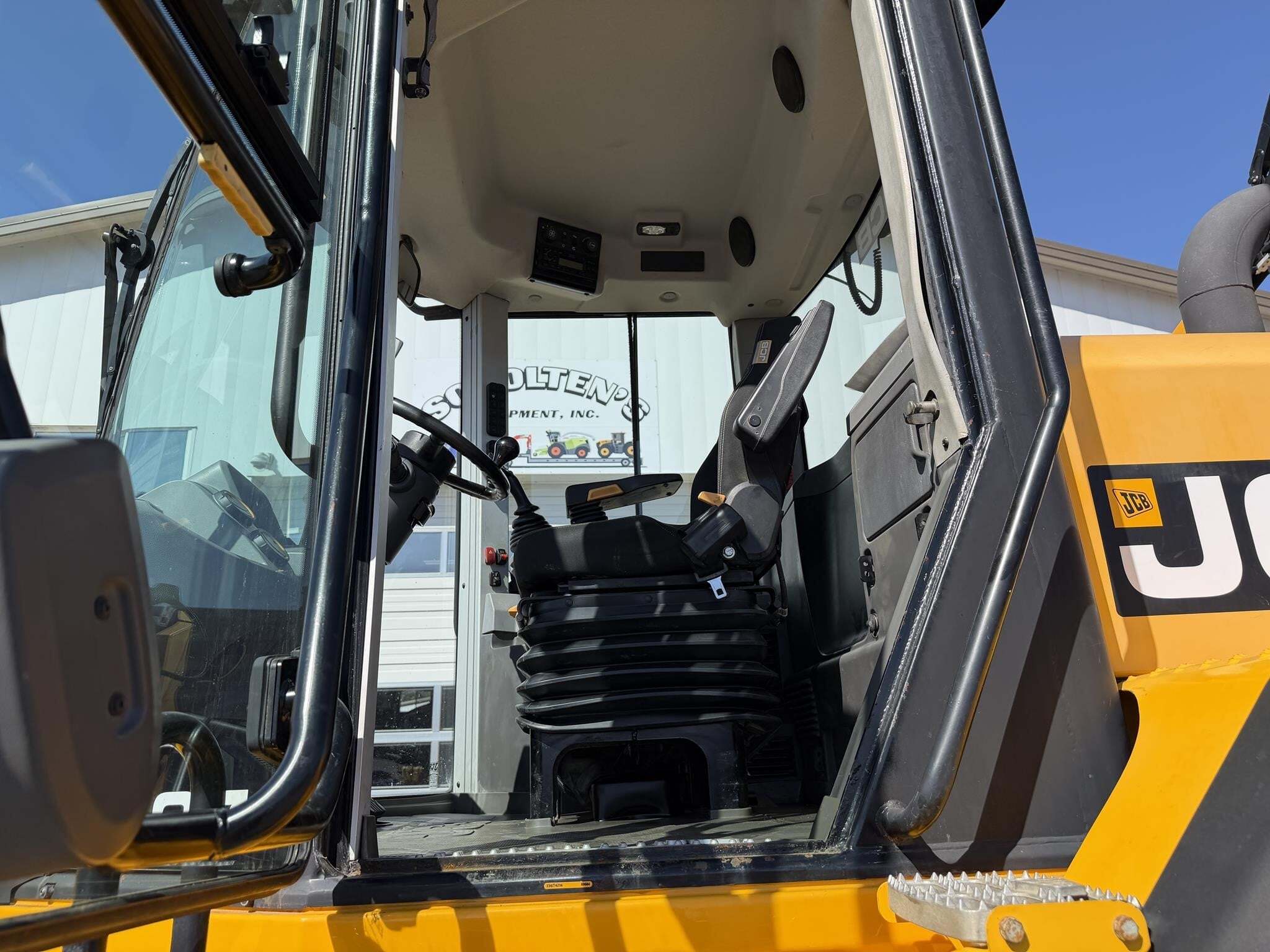2017 JCB 427ZX Wheel Loader
