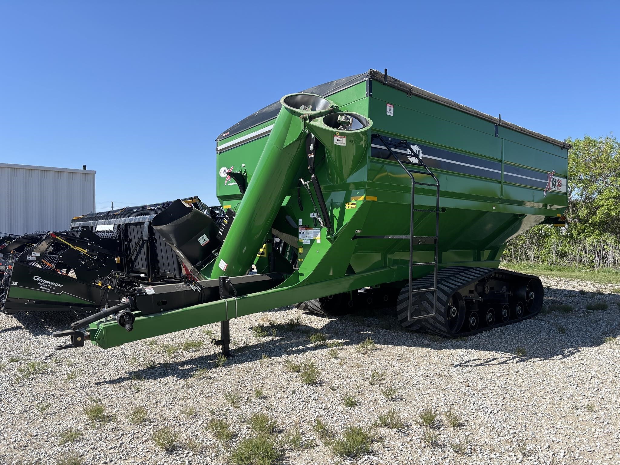 2021 J&M 1432-22T Grain Cart