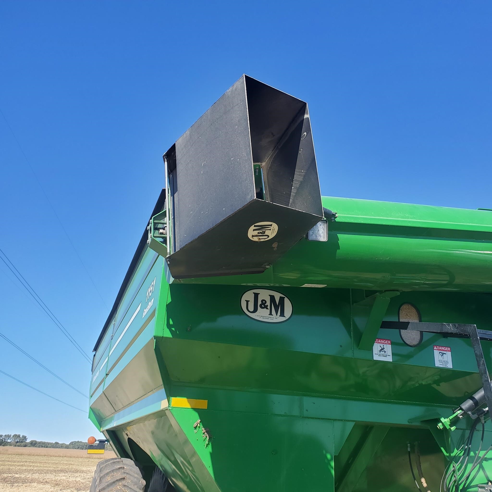 2011 J&M 1151-22D Grain Cart