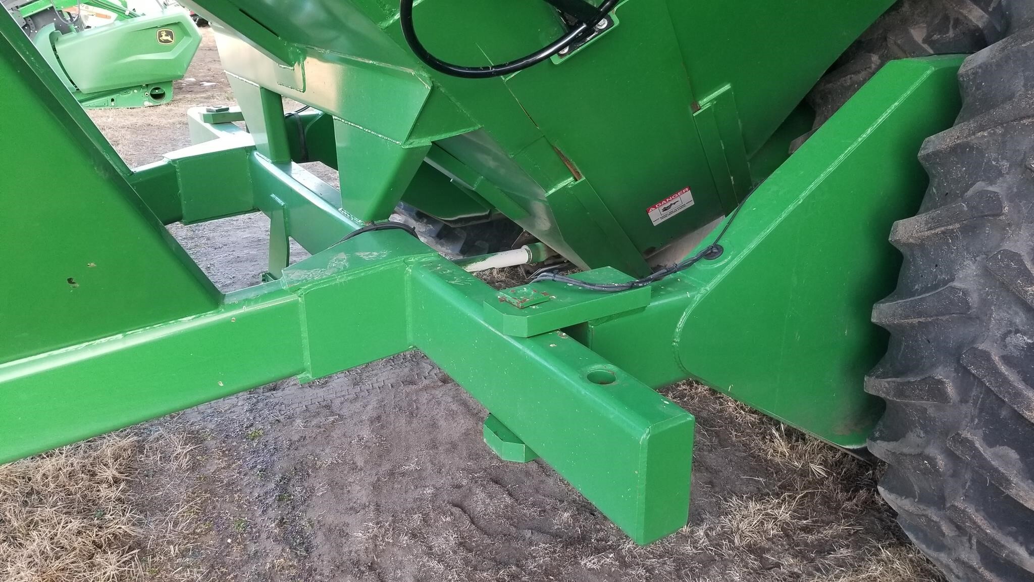 2011 J&M 1151-22D Grain Cart