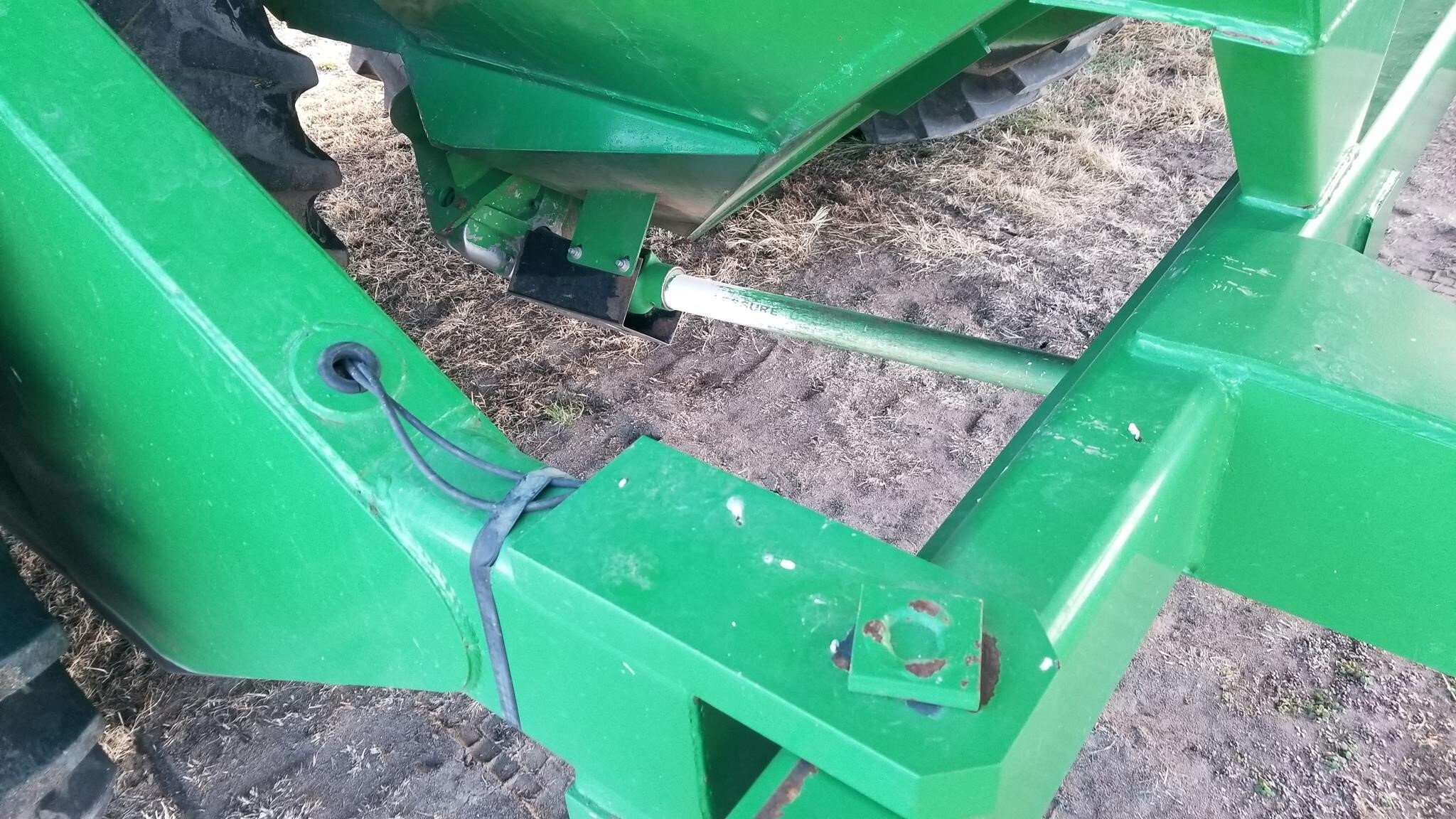 2011 J&M 1151-22D Grain Cart